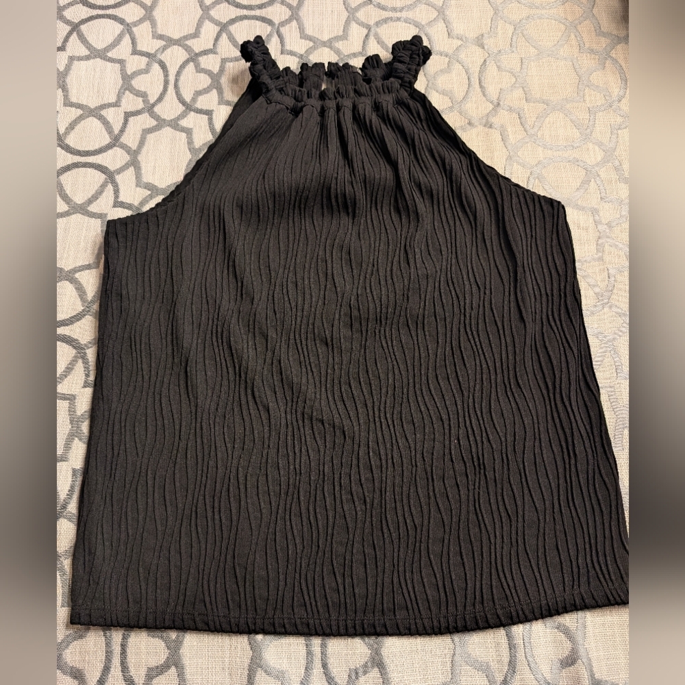 Flirty Black Versona Halter With Ripple Pattern and Ruffle Neckline Size Medium